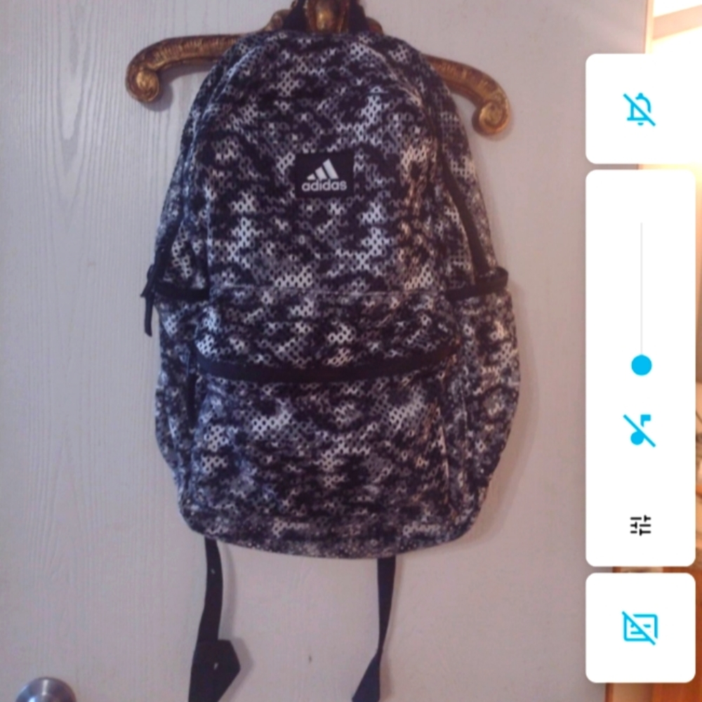 Adidas backpack in Excellent condition! Very  for school.
